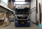 Vrachtwagen pol Hoogeveen belettering